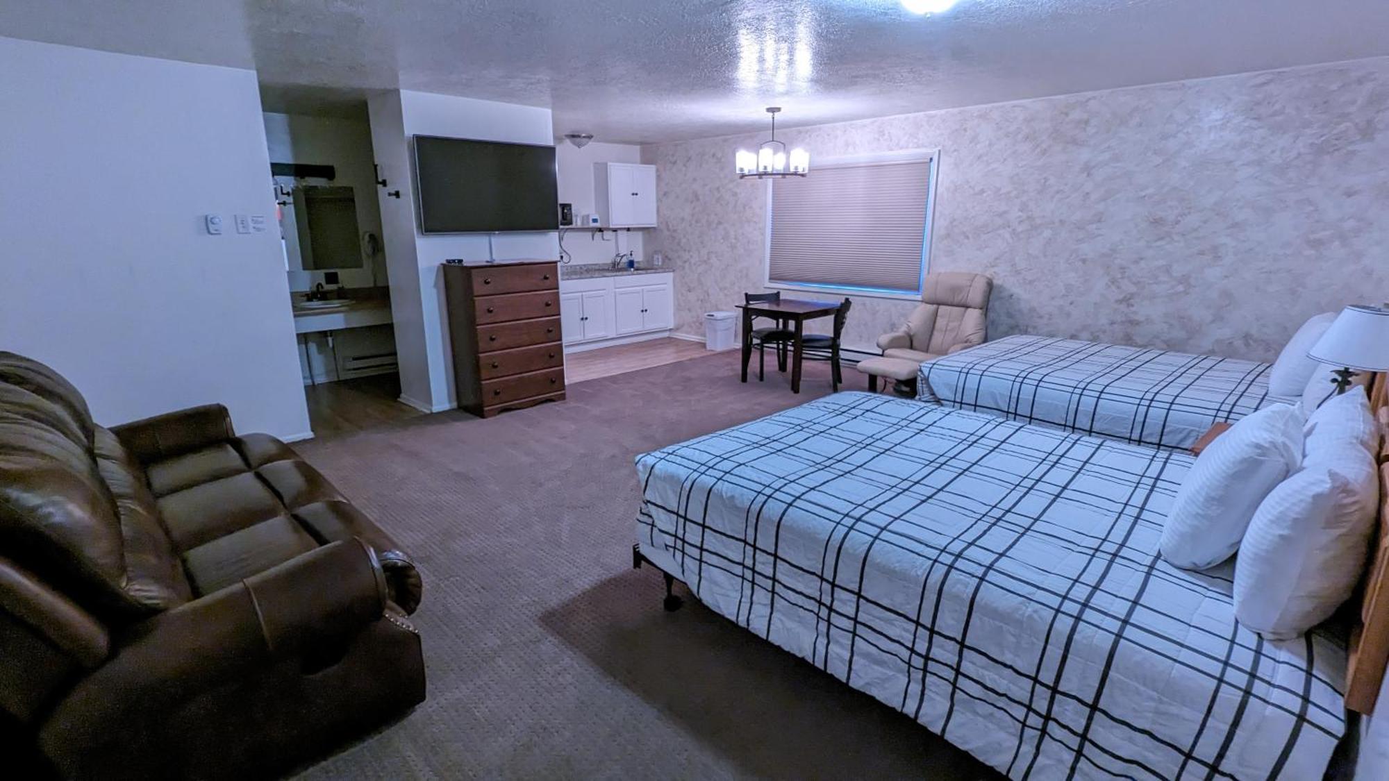 High Desert Inn Salina Extérieur photo